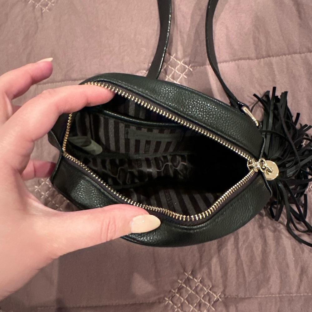 Victoria's Secret Black Chevron Fanny Pack - Picture 3 of 3